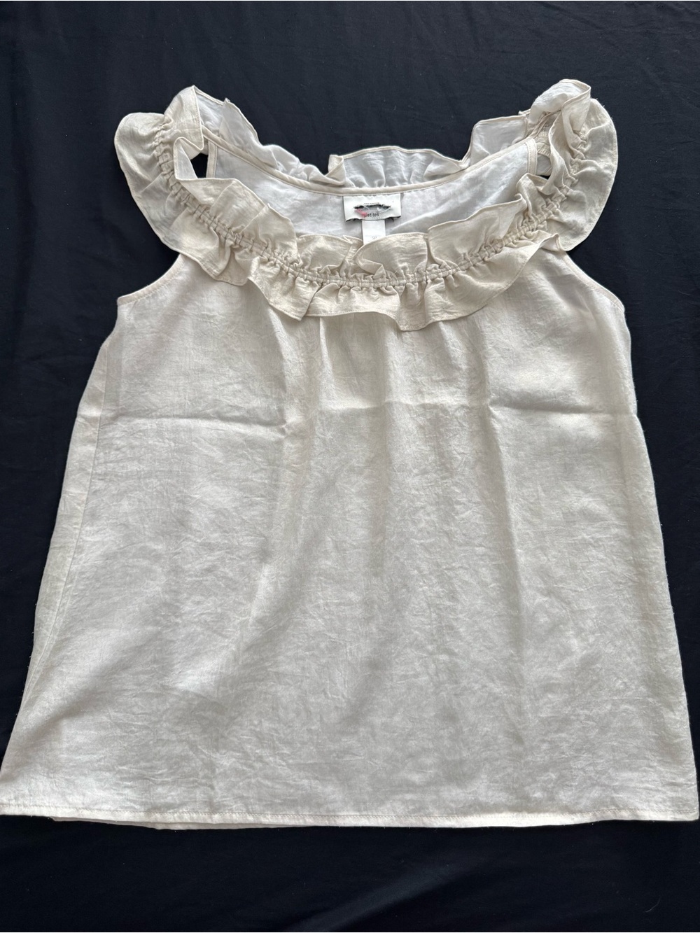 Ann Taylor cream sleeveless linen-blend top , frilly ruffled collar.
